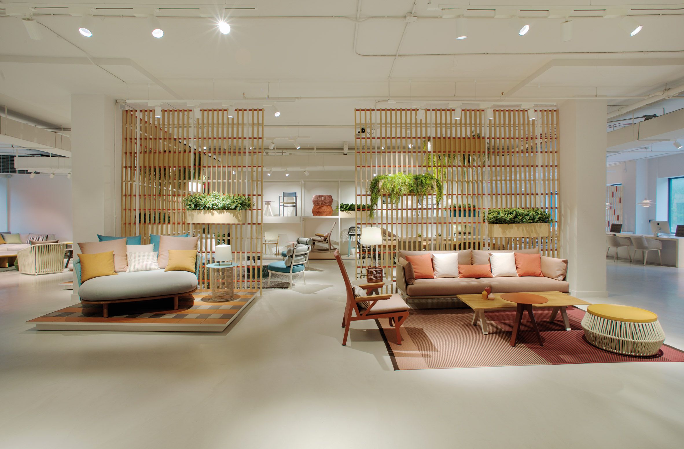 Интерьер шоурума CHALEUR